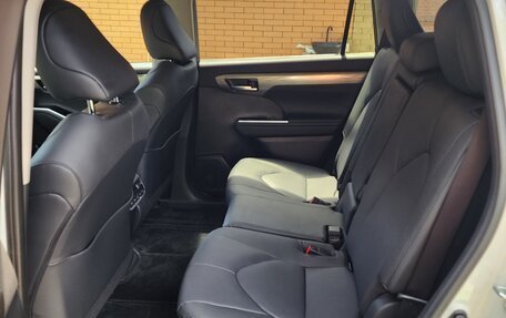 Toyota Highlander, 2025 год, 5 400 000 рублей, 10 фотография
