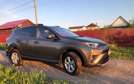 Toyota RAV4, 2017 год, 2 360 000 рублей, 3 фотография