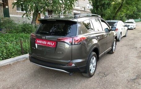 Toyota RAV4, 2017 год, 2 360 000 рублей, 7 фотография