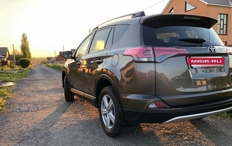 Toyota RAV4, 2017 год, 2 360 000 рублей, 4 фотография