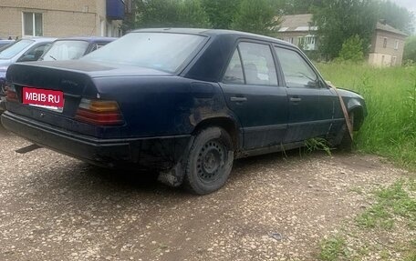 Mercedes-Benz W124, 1989 год, 60 000 рублей, 2 фотография