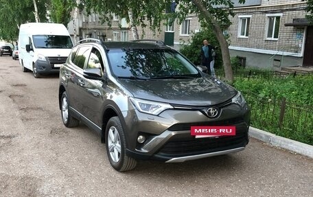 Toyota RAV4, 2017 год, 2 360 000 рублей, 8 фотография
