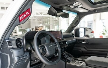 Toyota Land Cruiser Prado, 2024 год, 11 090 000 рублей, 13 фотография