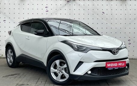 Toyota C-HR I рестайлинг, 2019 год, 2 200 000 рублей, 2 фотография