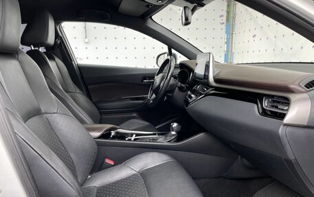 Toyota C-HR I рестайлинг, 2019 год, 2 200 000 рублей, 12 фотография