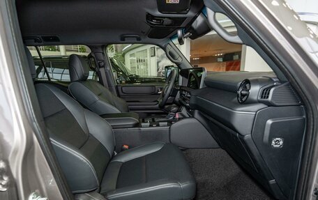 Toyota Land Cruiser Prado, 2024 год, 9 290 000 рублей, 18 фотография