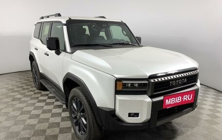 Toyota Land Cruiser Prado, 2024 год, 10 490 000 рублей, 3 фотография