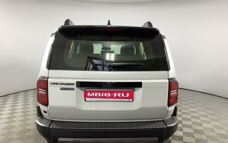Toyota Land Cruiser Prado, 2024 год, 10 490 000 рублей, 6 фотография