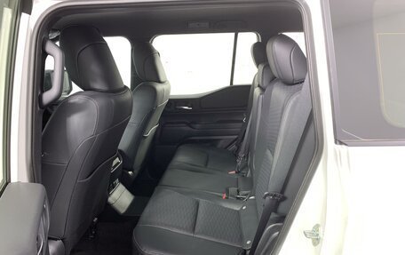 Toyota Land Cruiser Prado, 2024 год, 10 490 000 рублей, 11 фотография