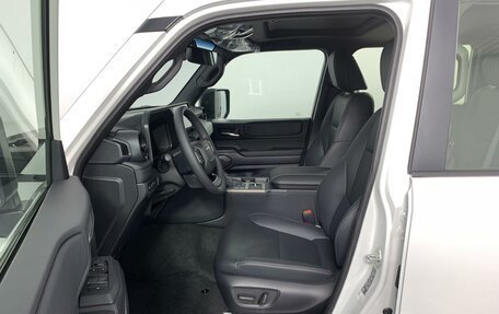 Toyota Land Cruiser Prado, 2024 год, 10 490 000 рублей, 13 фотография