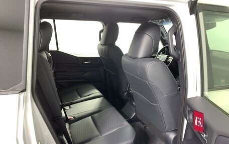 Toyota Land Cruiser Prado, 2024 год, 10 490 000 рублей, 16 фотография