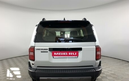 Toyota Land Cruiser Prado, 2024 год, 11 090 000 рублей, 6 фотография