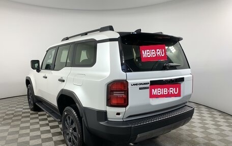 Toyota Land Cruiser Prado, 2024 год, 11 090 000 рублей, 7 фотография