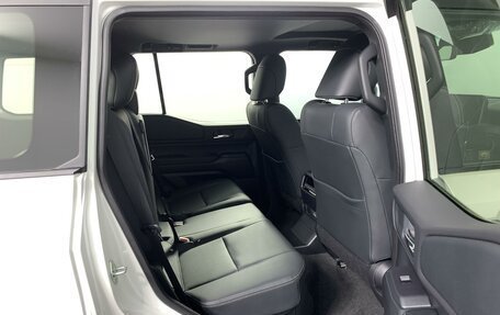 Toyota Land Cruiser Prado, 2024 год, 11 090 000 рублей, 18 фотография