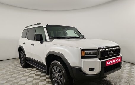 Toyota Land Cruiser Prado, 2024 год, 12 290 000 рублей, 3 фотография