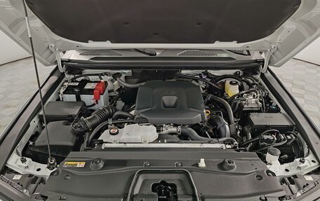 Toyota Land Cruiser Prado, 2024 год, 12 290 000 рублей, 9 фотография