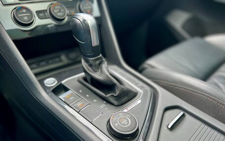Volkswagen Tiguan II, 2019 год, 3 150 000 рублей, 24 фотография