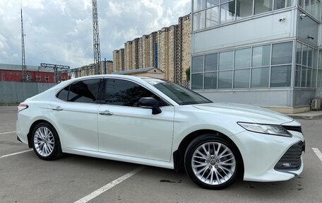 Toyota Camry, 2018 год, 2 770 000 рублей, 1 фотография