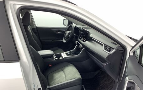 Toyota RAV4, 2024 год, 4 650 000 рублей, 20 фотография