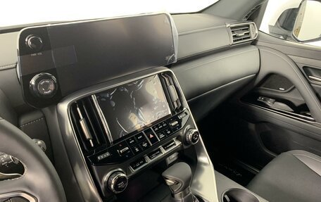 Lexus LX, 2024 год, 25 490 000 рублей, 19 фотография