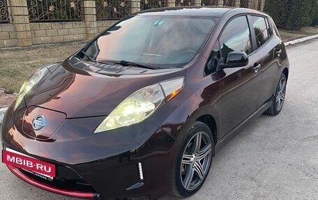 Nissan Leaf I, 2013 год, 1 200 000 рублей, 2 фотография