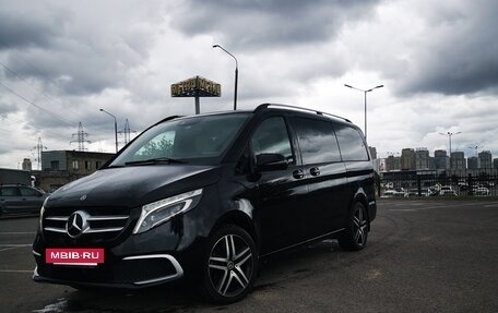 Mercedes-Benz V-Класс, 2019 год, 5 300 000 рублей, 3 фотография