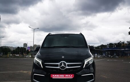 Mercedes-Benz V-Класс, 2019 год, 5 300 000 рублей, 2 фотография