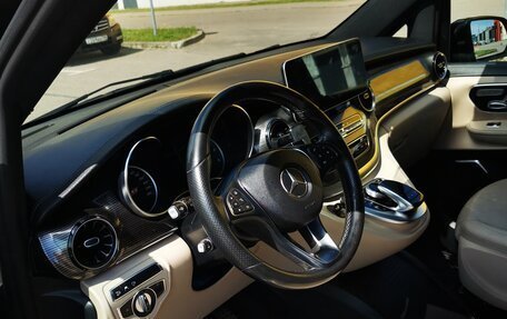 Mercedes-Benz V-Класс, 2019 год, 5 300 000 рублей, 13 фотография