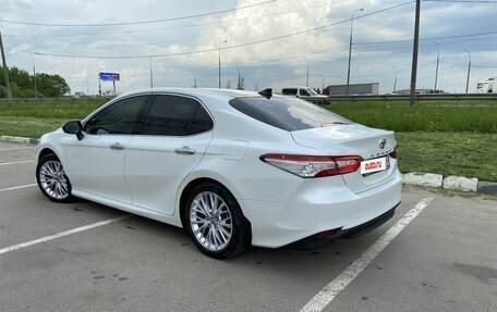 Toyota Camry, 2018 год, 2 770 000 рублей, 9 фотография