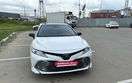 Toyota Camry, 2018 год, 2 770 000 рублей, 6 фотография