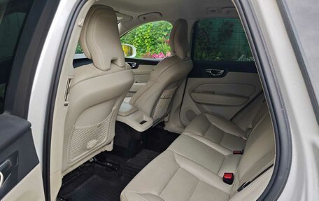 Volvo XC60 II, 2018 год, 3 600 000 рублей, 7 фотография