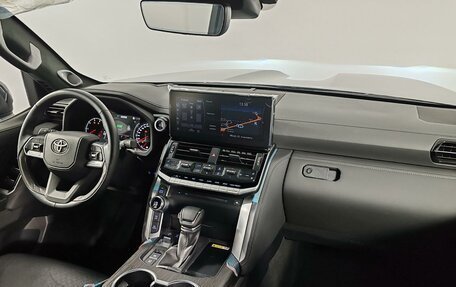 Toyota Land Cruiser, 2022 год, 13 000 000 рублей, 11 фотография
