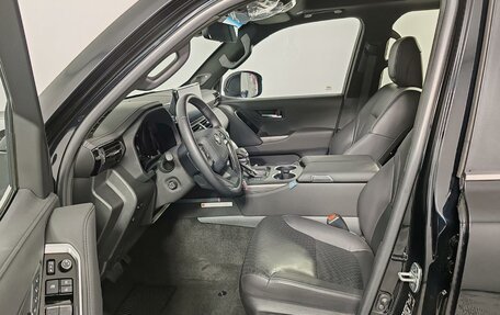 Toyota Land Cruiser, 2022 год, 13 000 000 рублей, 16 фотография