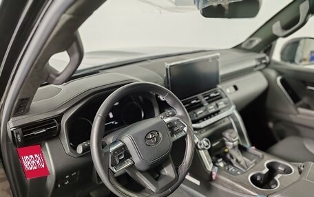 Toyota Land Cruiser, 2022 год, 13 000 000 рублей, 21 фотография