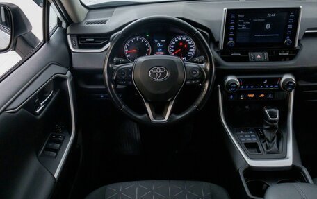 Toyota RAV4, 2020 год, 3 395 000 рублей, 15 фотография