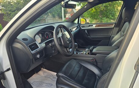 Volkswagen Touareg III, 2017 год, 3 200 000 рублей, 2 фотография