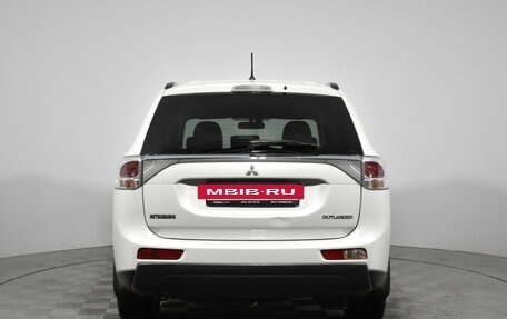 Mitsubishi Outlander III рестайлинг 3, 2013 год, 1 498 000 рублей, 6 фотография