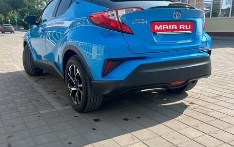 Toyota C-HR I рестайлинг, 2019 год, 2 350 000 рублей, 5 фотография