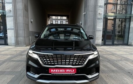 KIA Carnival, 2022 год, 2 650 000 рублей, 3 фотография