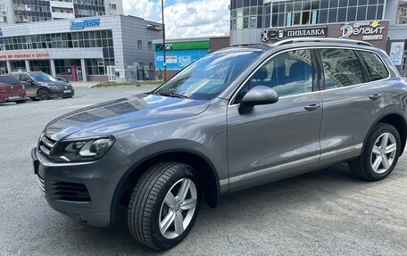 Volkswagen Touareg III, 2012 год, 2 339 999 рублей, 2 фотография