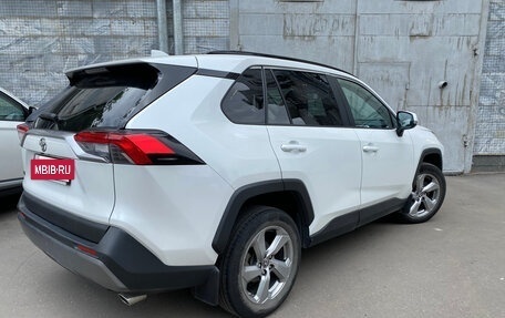 Toyota RAV4, 2021 год, 2 900 000 рублей, 2 фотография