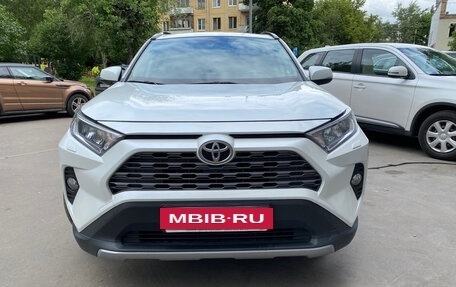 Toyota RAV4, 2021 год, 2 900 000 рублей, 4 фотография