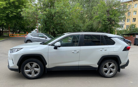 Toyota RAV4, 2021 год, 2 900 000 рублей, 17 фотография