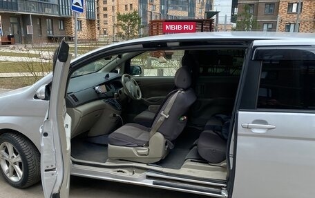 Toyota ISis I, 2008 год, 950 000 рублей, 4 фотография