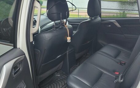 Mitsubishi Pajero Sport III рестайлинг, 2017 год, 3 100 000 рублей, 4 фотография