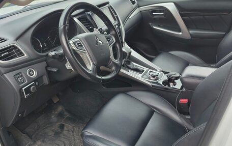 Mitsubishi Pajero Sport III рестайлинг, 2017 год, 3 100 000 рублей, 5 фотография
