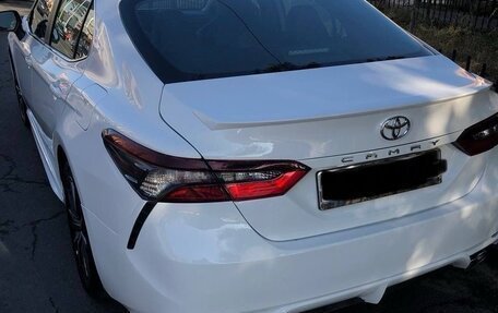 Toyota Camry, 2021 год, 2 700 000 рублей, 5 фотография