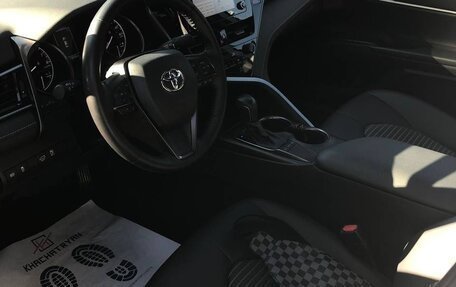Toyota Camry, 2021 год, 2 700 000 рублей, 4 фотография