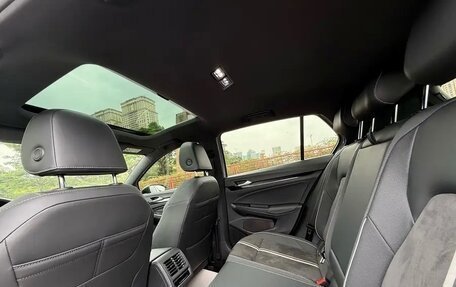 Volkswagen Golf VIII, 2022 год, 2 030 000 рублей, 14 фотография