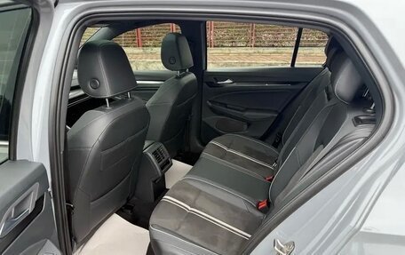 Volkswagen Golf VIII, 2022 год, 2 030 000 рублей, 17 фотография
